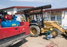 SERVICE TRUCK COMPRESSOR