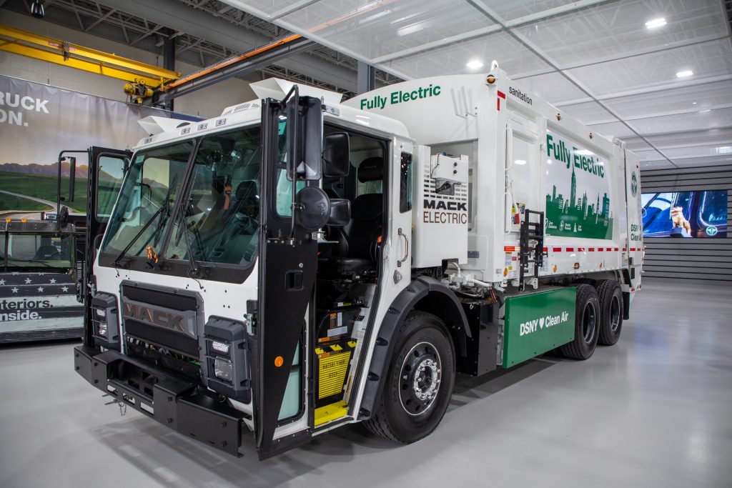 Mack Trucks Demonstrates Mack LR Electric Model for New York City Department of Sanitation