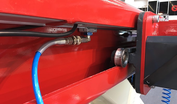 Stertil-Koni Compressed Air Piping System Boosts Productivity for Techs Using Pneumatic Tools while Operating Heavy-duty Vehicle Lifts