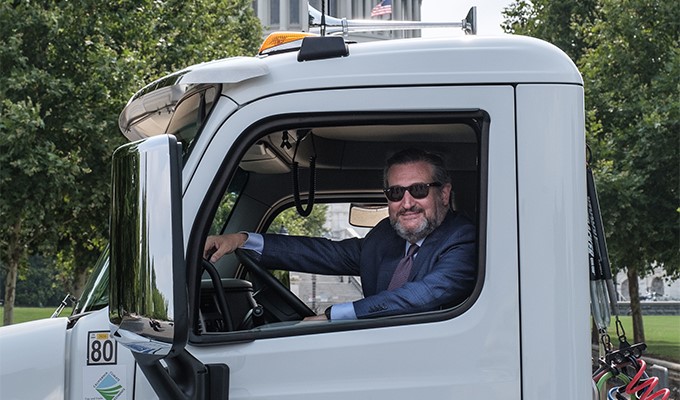 Peterbilt Model 579EV Visits the Nation’s Capital