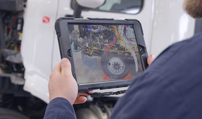 Peterbilt Deploys Augmented Reality Tool for Dealer Service Technicians