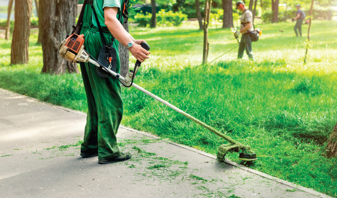 Top 3 Safe Driving Behaviors for Landscaping Crews