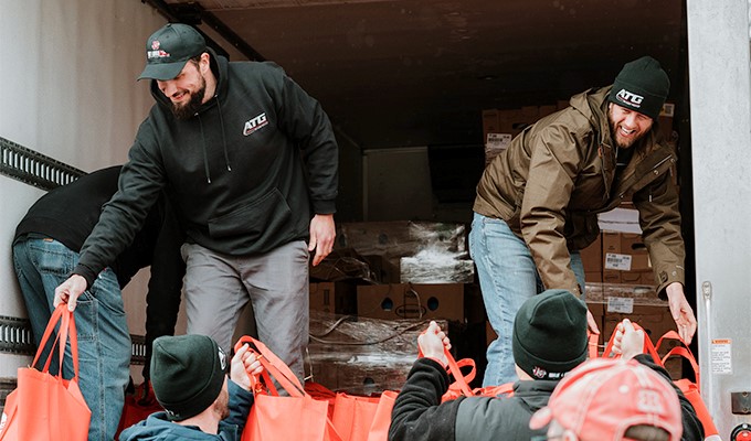 Advantage Truck Group Marks 10 Years of Haulin’ 4 Hunger