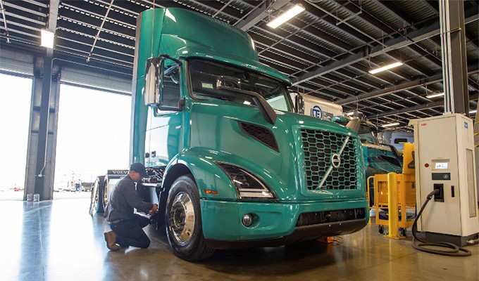 Volvo Trucks Continues Expansion of Electromobility Ecosystem with 11 New Certified EV Dealers in North America